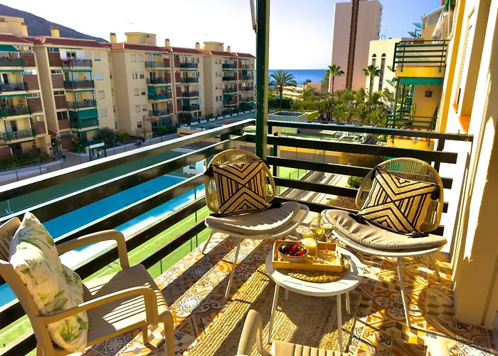 Amazing 3-Bedroom Apartment. Pool And Sea View!