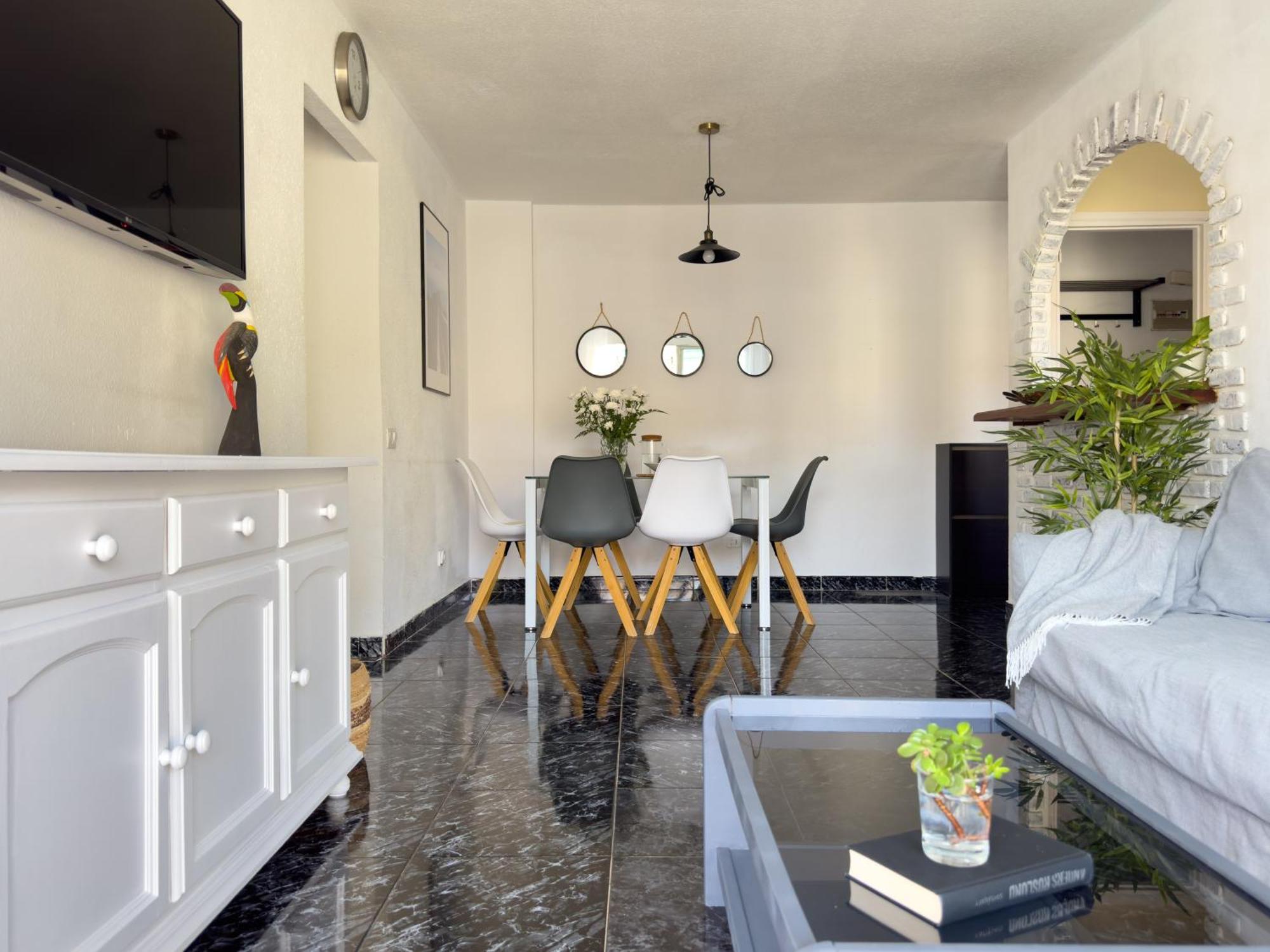 Apartamento Amazing 3-bedroom Apartment. Pool And Sea View! *