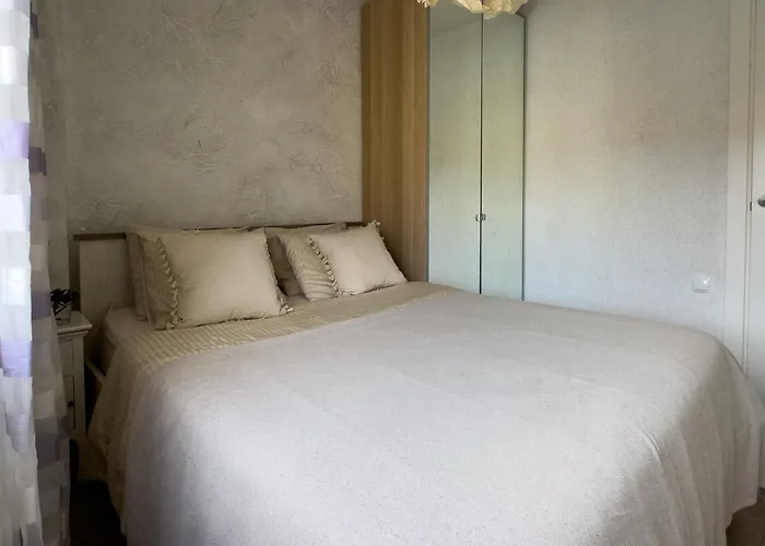 Amazing 3-Bedroom Apartment. Pool And Sea View!